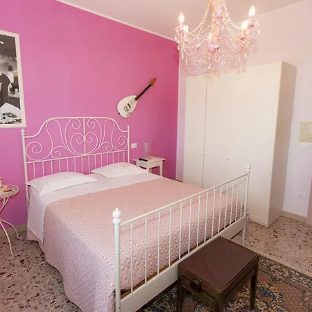 La Casa Di G.g. فندق مبيت وإفطار