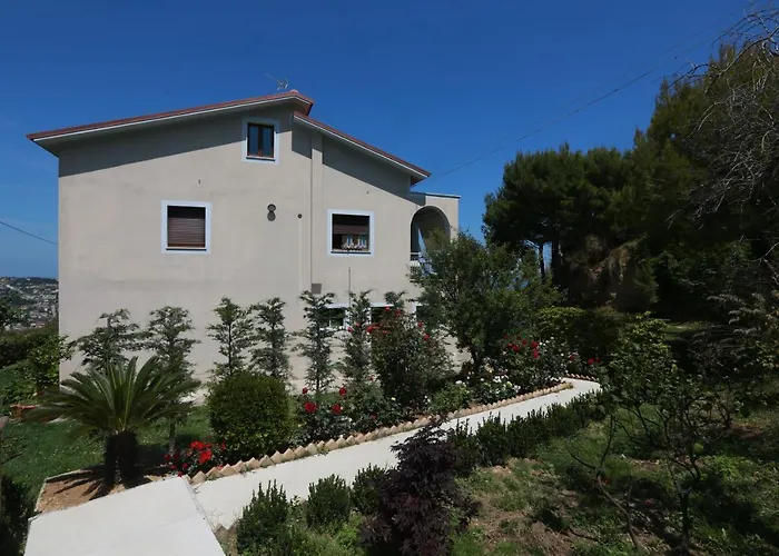 La Casa Di G.g. Bed & Breakfast 3*