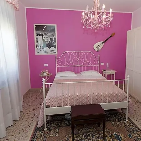 Bed & Breakfast La Casa Di G.g. 3*